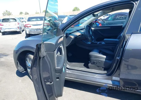 2023 Tesla Model Y Awd/Long Range Dual Motor All-Wheel Drive из США, поврежденный, VIN 7SAYGDEE7PF851849